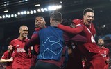 [ẢNH] Salah gây sốt khi mặc chiếc áo in thông điệp đặc biệt đến sân Anfield