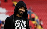 [ẢNH] Salah gây sốt khi mặc chiếc áo in thông điệp đặc biệt đến sân Anfield