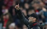 [ẢNH] Salah gây sốt khi mặc chiếc áo in thông điệp đặc biệt đến sân Anfield