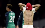 [ẢNH] Dàn sao trẻ Ajax gục xuống sân như ngả rạ sau khi bị loại nghiệt ngã