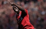 [ẢNH] Liverpool gượng cười an ủi nhau khi trở thành kẻ về nhì hay nhất lịch sử