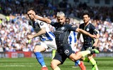 [ẢNH] Man City hưng phấn nâng cao cúp vô địch Ngoại hạng Anh lần thứ tư