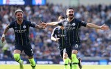 [ẢNH] Man City hưng phấn nâng cao cúp vô địch Ngoại hạng Anh lần thứ tư