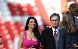[ẢNH] Cô vợ xinh đẹp của ông chủ Liverpool lại gây sốt