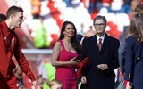 [ẢNH] Cô vợ xinh đẹp của ông chủ Liverpool lại gây sốt