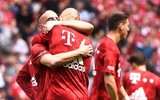 [ẢNH] Robben và Ribery bật khóc trong ngày chia tay Bayern bằng chức vô địch
