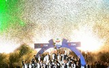 [ẢNH] Bạn gái xinh đẹp xuống sân ăn mừng vô địch cùng Ronaldo
