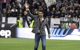 [ẢNH] Bạn gái xinh đẹp xuống sân ăn mừng vô địch cùng Ronaldo