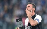 [ẢNH] Bạn gái xinh đẹp xuống sân ăn mừng vô địch cùng Ronaldo