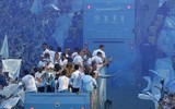[ẢNH] Nhìn Man City phủ xanh thành Manchester trong lễ ăn mừng, M.U có hổ thẹn?