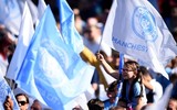 [ẢNH] Nhìn Man City phủ xanh thành Manchester trong lễ ăn mừng, M.U có hổ thẹn?