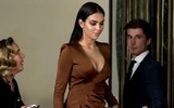 [ẢNH] Bạn gái xinh đẹp của Ronaldo hớ hênh để lộ nội y trên thảm đỏ