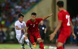 [ẢNH] CĐV cuồng nhiệt đội mưa gió sấm chớp cổ vũ U23 Việt Nam