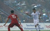 [ẢNH] CĐV cuồng nhiệt đội mưa gió sấm chớp cổ vũ U23 Việt Nam