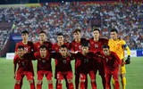 [ẢNH] CĐV cuồng nhiệt đội mưa gió sấm chớp cổ vũ U23 Việt Nam