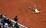 [ẢNH] Khoảnh khắc vỡ òa của Nadal khi giành Grand Slam thứ 18