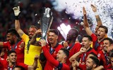 [ẢNH] Ronaldo lần thứ hai lên đỉnh châu Âu cùng Bồ Đào Nha
