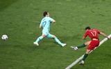 [ẢNH] Ronaldo lần thứ hai lên đỉnh châu Âu cùng Bồ Đào Nha