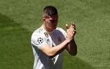 [ẢNH] Real Madrid ra mắt tân binh đắt giá đầu tiên trong mùa hè