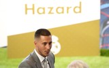 [ẢNH] Eden Hazard hớn hở trong ngày chính thức trở thành 
