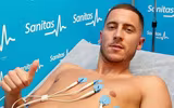 [ẢNH] Eden Hazard hớn hở trong ngày chính thức trở thành 