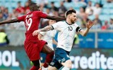 [ẢNH] Messi bất lực, Argentina vẫn lách qua khe cửa hẹp vào tứ kết
