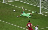 [ẢNH] Messi bất lực, Argentina vẫn lách qua khe cửa hẹp vào tứ kết