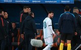 [ẢNH] Cận cảnh tình huống Messi bị gây gổ, nhận thẻ đỏ oan uổng