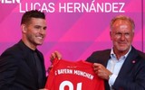 [ẢNH] Bayern Munich trình làng tân binh đắt giá nhất mọi thời đại