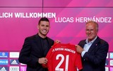 [ẢNH] Bayern Munich trình làng tân binh đắt giá nhất mọi thời đại
