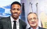 [ẢNH] Tân binh Real Madrid choáng váng, uống nước liên tục trong ngày ra mắt