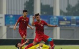 [ẢNH] Từ trên khán đài, thầy Park chỉ đạo U23 Việt Nam đá tập