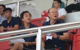 [ẢNH] Từ trên khán đài, thầy Park chỉ đạo U23 Việt Nam đá tập