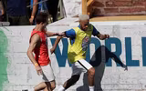 [ẢNH] Mặc bê bối hiếp dâm, Neymar xuất hiện với mái tóc bạch kim cực ngầu
