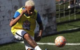 [ẢNH] Mặc bê bối hiếp dâm, Neymar xuất hiện với mái tóc bạch kim cực ngầu