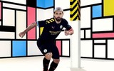 [ẢNH] Man City trình làng mẫu áo đấu mới cực nữ tính