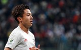 [ẢNH] Thần đồng bóng đá Nhật Bản rạng ngời ra mắt Barca