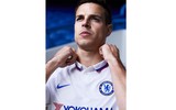 [ẢNH] Chelsea ra mắt áo đấu sân khách điệu đà và bắt mắt
