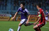 [ẢNH] Quang Hải ghi bàn 3 trận liên tiếp, Hà Nội FC lên đầu bảng V-League