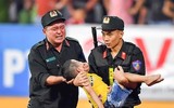 Chiến sĩ CSCĐ, trọng tài Ngô Duy Lân và những hành động cứu người kịp thời trên sân cỏ Việt Nam