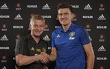 [ẢNH] Harry Maguire phấn khởi khoác lên mình màu áo M.U