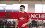 [ẢNH] Harry Maguire phấn khởi khoác lên mình màu áo M.U