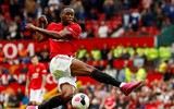 [ẢNH] 3 tân binh Maguire, Wan-Bissaka và James khiến fan M.U 