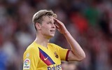 [ẢNH] Tân binh Barca ôm mặt thất vọng khi thua đau trận mở màn La Liga