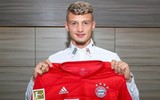 [ẢNH] Coutinho hớn hở ra mắt Bayern, lấy số áo tuyệt đẹp Robben để lại