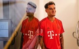 [ẢNH] Coutinho hớn hở ra mắt Bayern, lấy số áo tuyệt đẹp Robben để lại