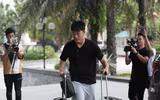 [ẢNH] Xuân Trường được fan nữ xinh đẹp tiếp cận khi tập trung ĐT Việt Nam