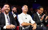 [ẢNH] Ronaldo sành điệu đi nhận giải, để rồi... ra về tay trắng