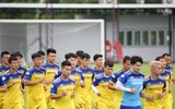 [ẢNH] Trở về từ Bỉ, Công Phượng bất ngờ trình làng diện mạo mới