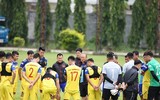 [ẢNH] Trở về từ Bỉ, Công Phượng bất ngờ trình làng diện mạo mới